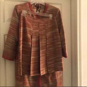 2 Piece Bandolino Skirt set, sz 6, suede trim.